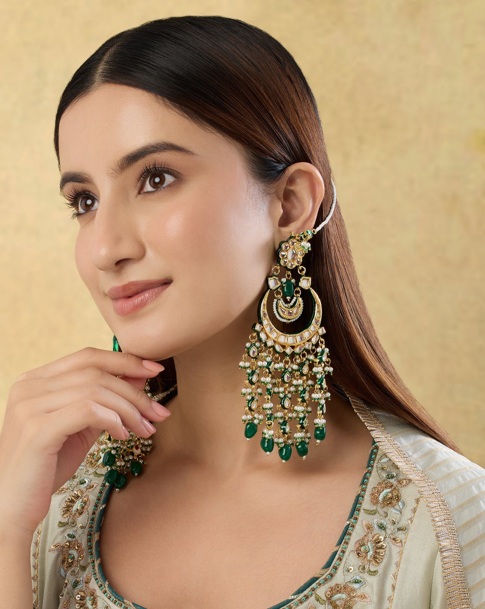 Aarvika Kundan Chaandbaalis