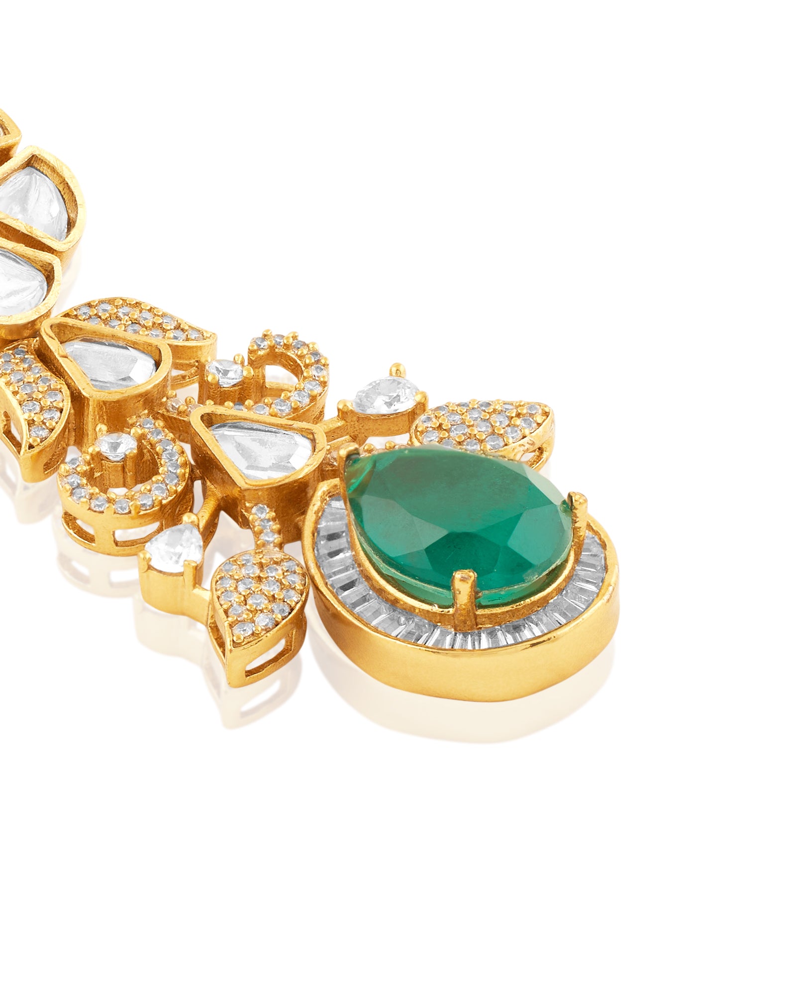 Osvina Kundan Danglers