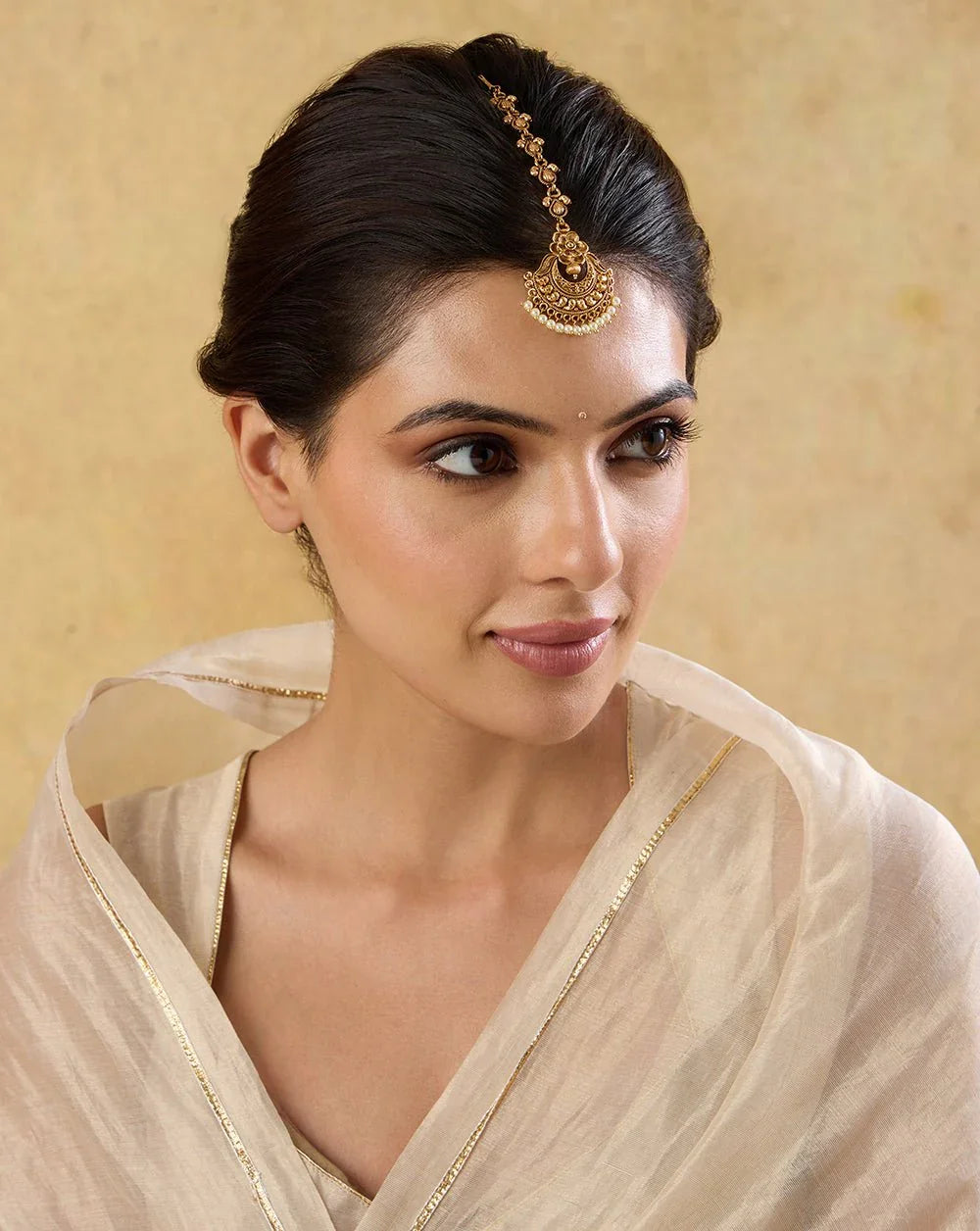 Temple Pearls Maangtikka – indinoor