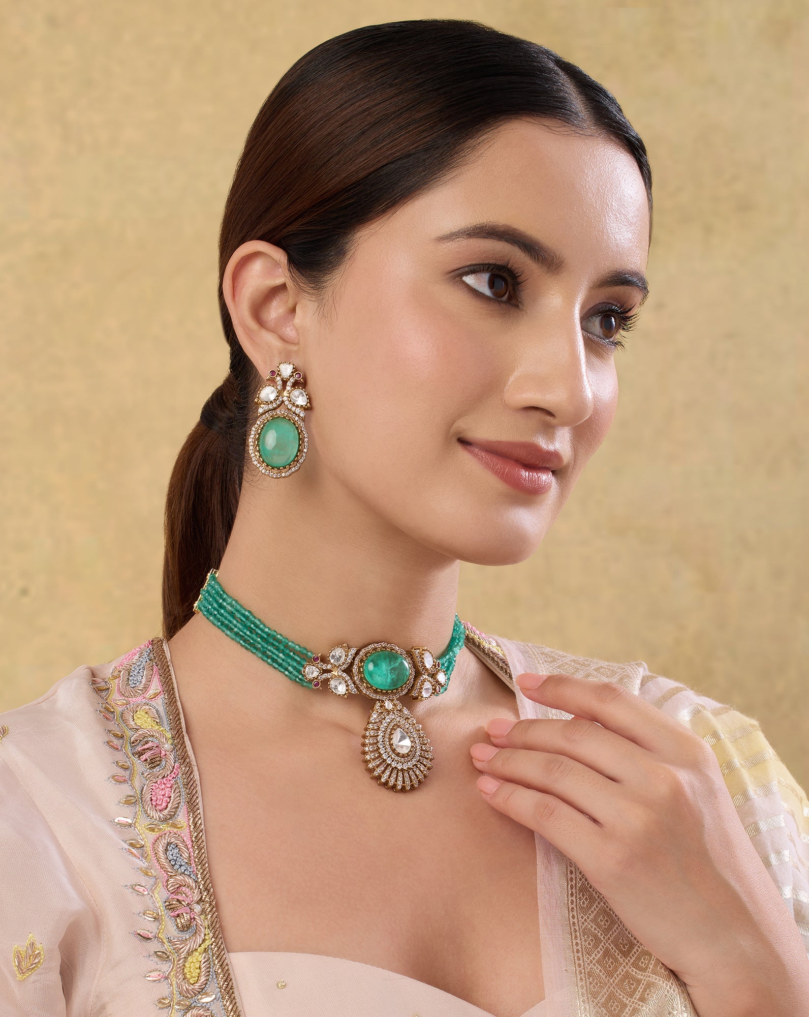 Ishvani Kundan Choker Necklace Set