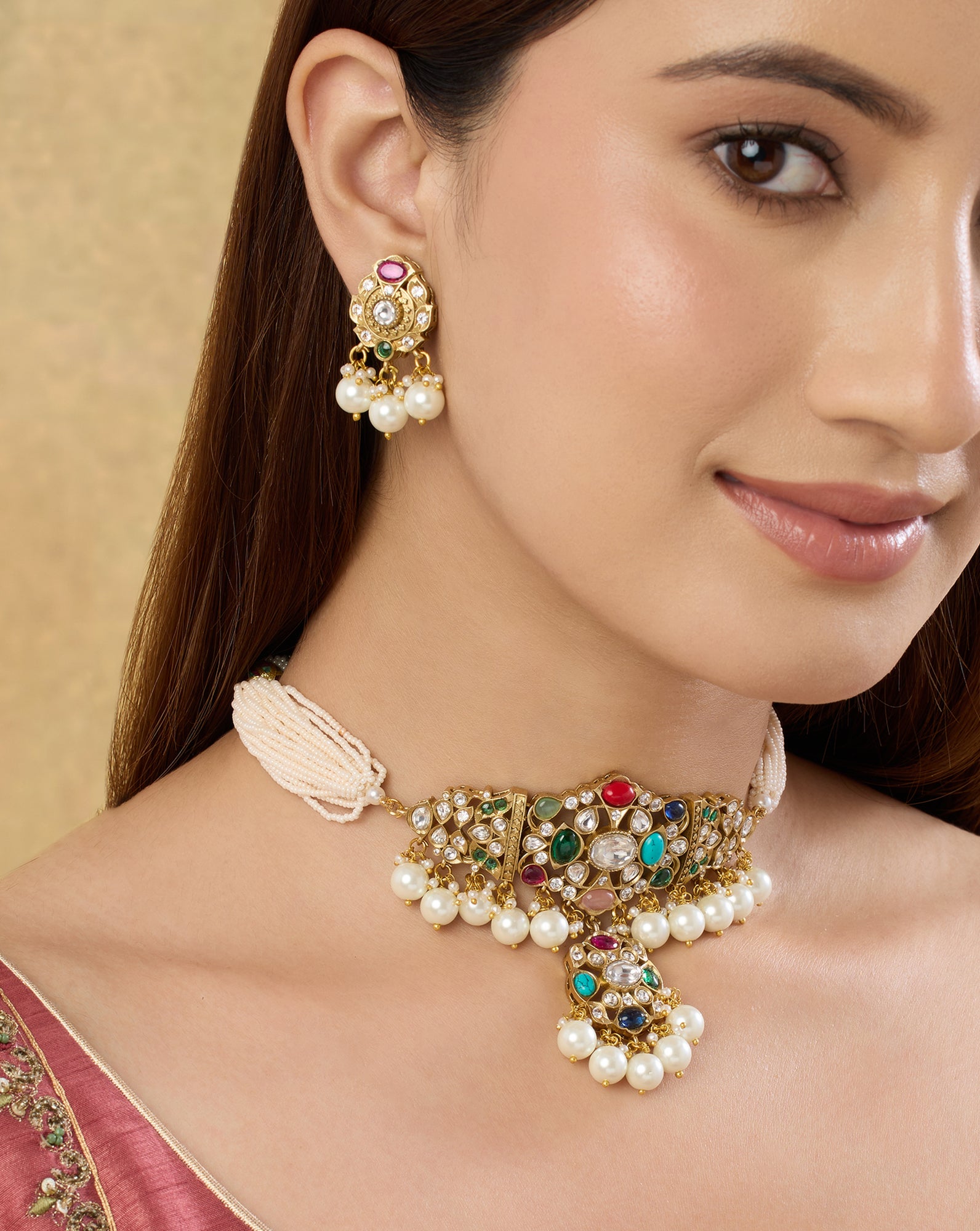 Avanya Kundan Choker Necklace Set