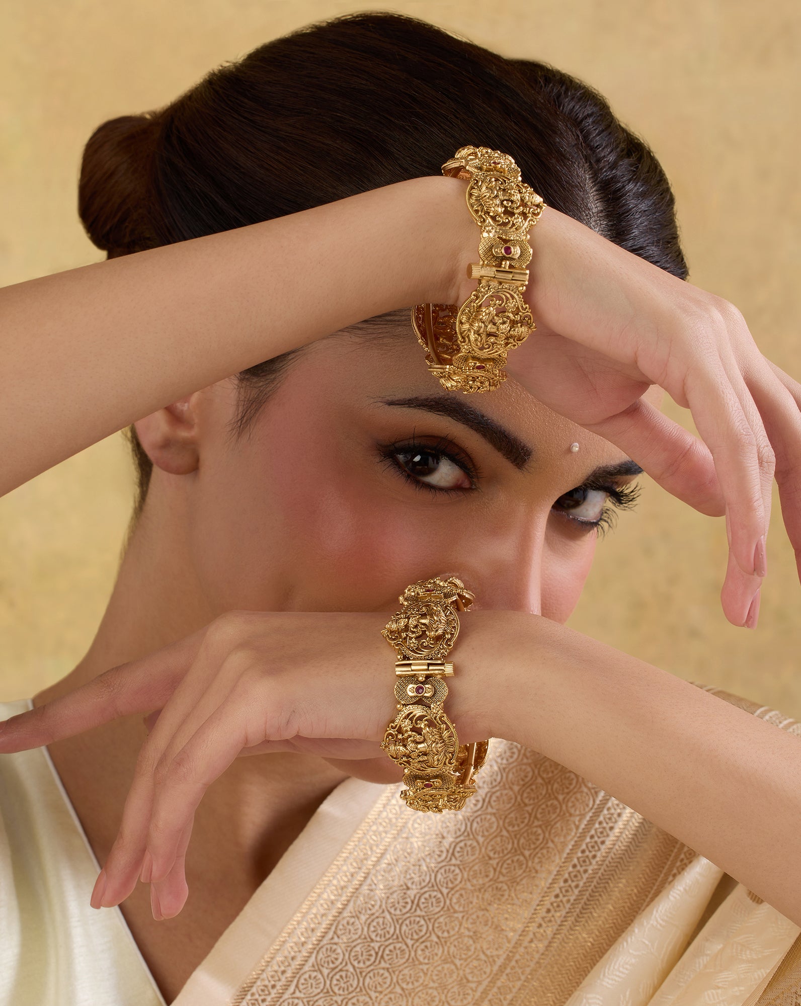 Maahira Temple Bangle