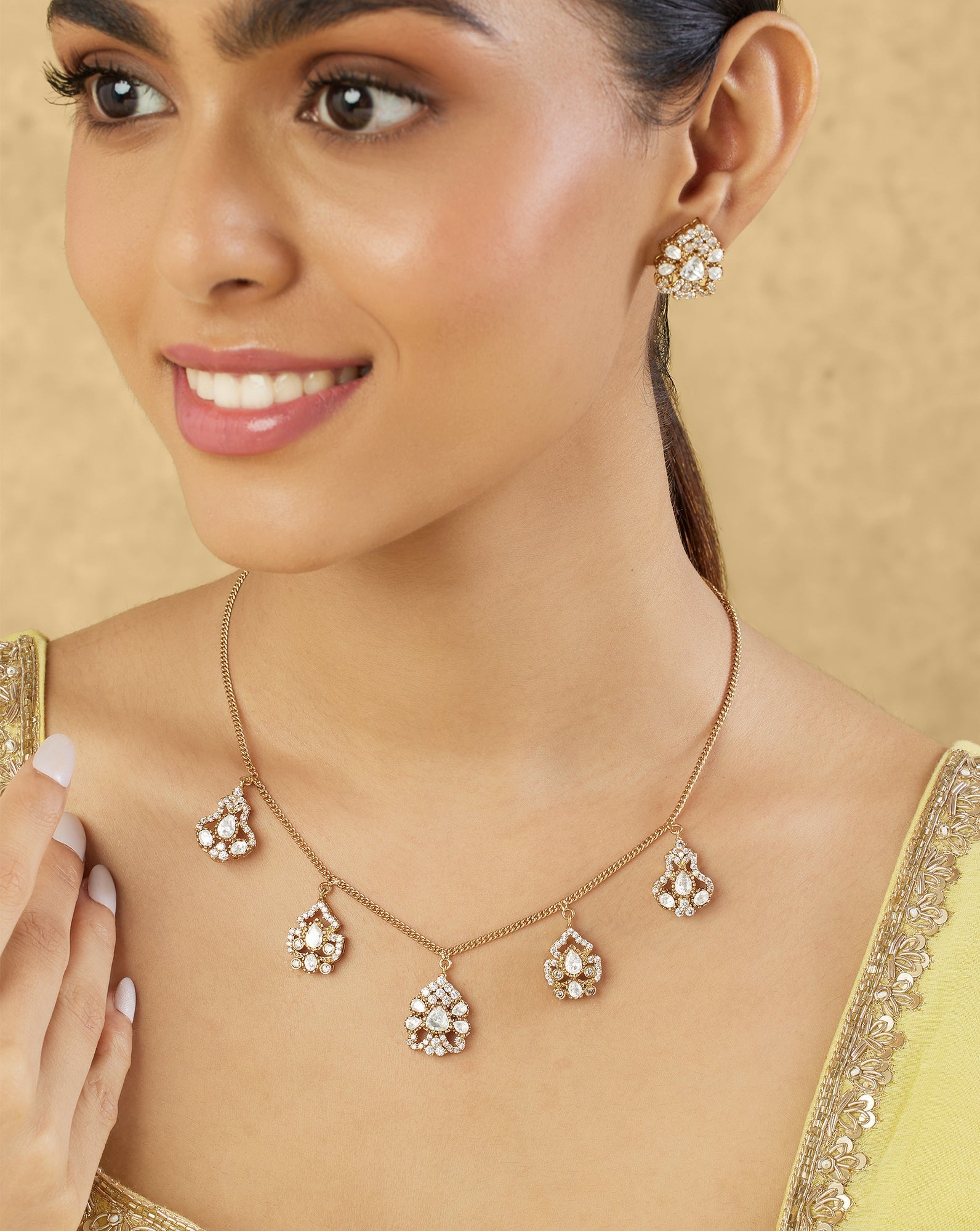 Kundan Gold Short Necklace Set