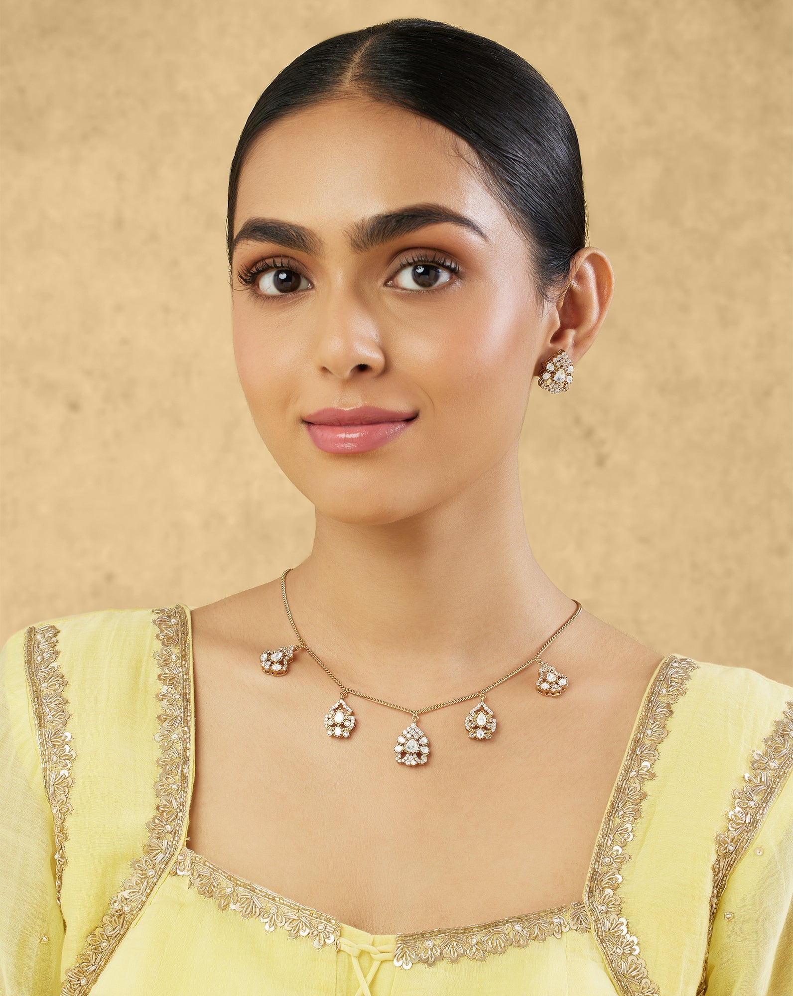 Kundan Gold Short Necklace Set